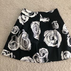 White House black market skirt with pockets
